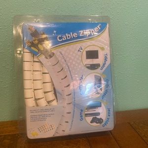 NWT Cable Zipper. 8feet long with accessories.